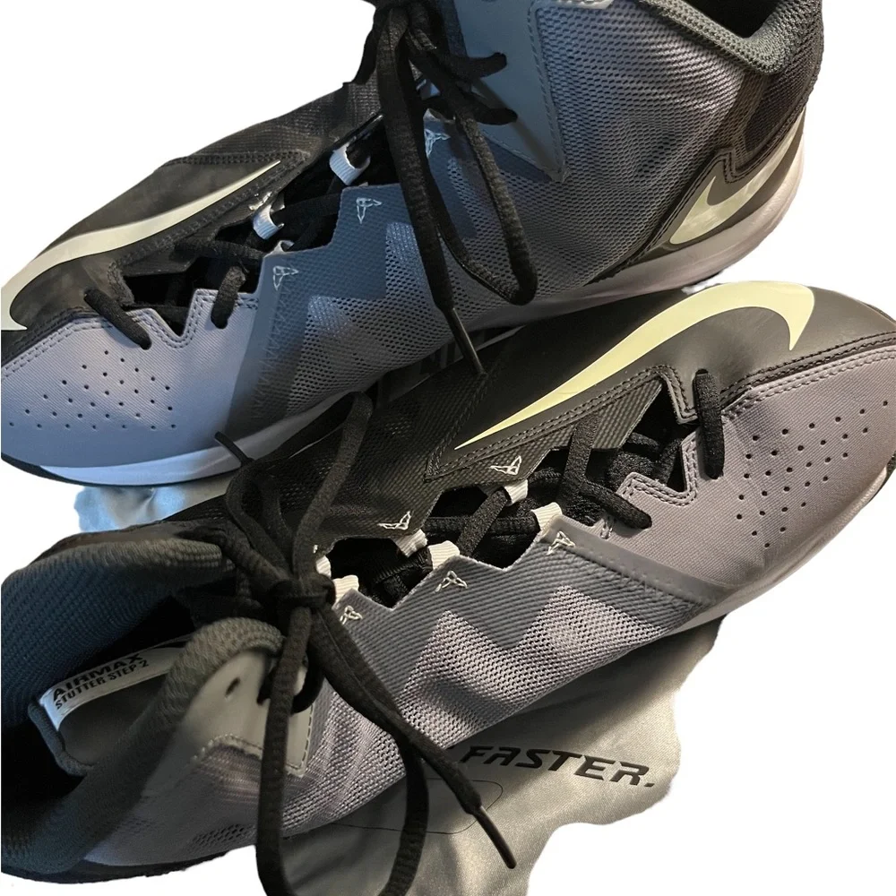 Nike AirMax Stutter Step 2 basketball sneakers with bag. Size 11.5